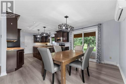 876 Russett Drive, Arnprior, ON - Indoor Photo Showing Dining Room