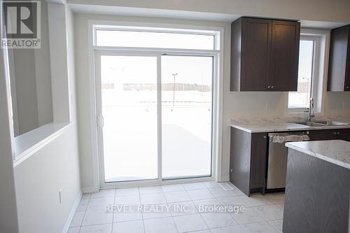 109 Munro Circle, Brantford, ON - Indoor Photo Showing Kitchen With Double Sink