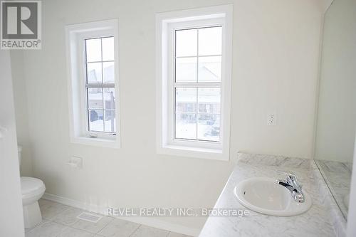 109 Munro Circle, Brantford, ON - Indoor Photo Showing Bathroom