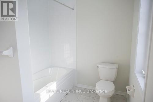 109 Munro Circle, Brantford, ON - Indoor Photo Showing Bathroom