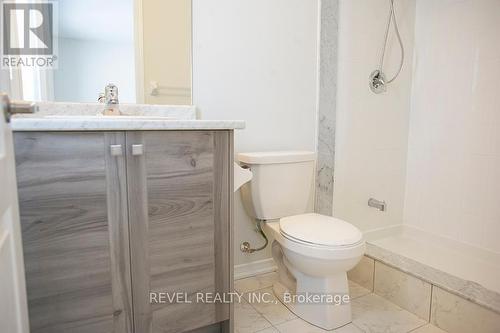 109 Munro Circle, Brantford, ON - Indoor Photo Showing Bathroom