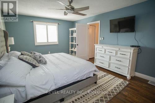 52 Beckett Drive, Brantford, ON - Indoor Photo Showing Bedroom