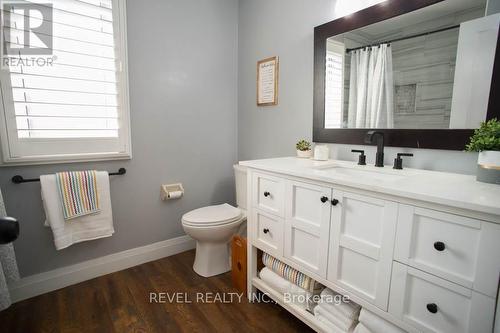 52 Beckett Drive, Brantford, ON - Indoor Photo Showing Bathroom