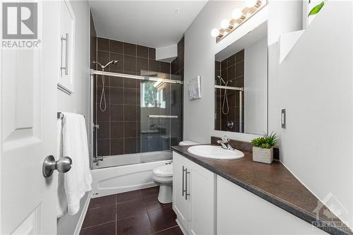 1072 Redtail Private, Ottawa, ON - Indoor Photo Showing Bathroom