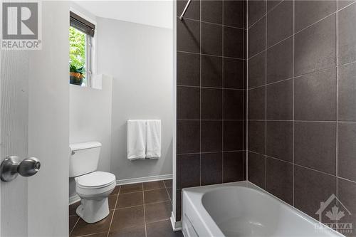 1072 Redtail Private, Ottawa, ON - Indoor Photo Showing Bathroom