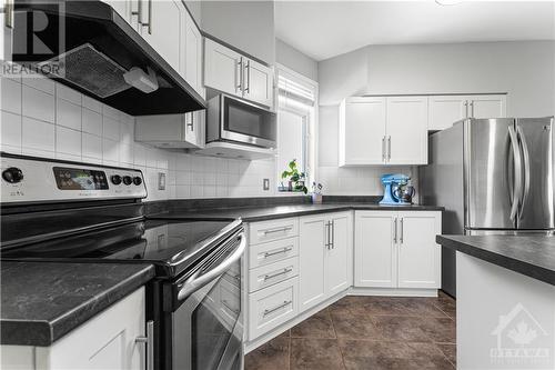 1072 Redtail Private, Ottawa, ON - Indoor Photo Showing Kitchen With Stainless Steel Kitchen