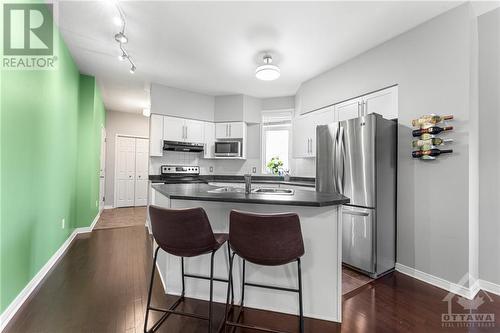 1072 Redtail Private, Ottawa, ON - Indoor Photo Showing Kitchen With Stainless Steel Kitchen