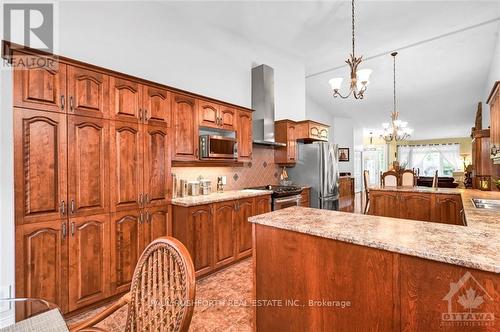 460 Jasper Crescent, Clarence-Rockland, ON - Indoor Photo Showing Kitchen