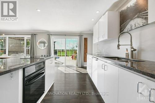 4835 Appleton Side Road, Mississippi Mills, ON - Indoor Photo Showing Kitchen With Double Sink With Upgraded Kitchen