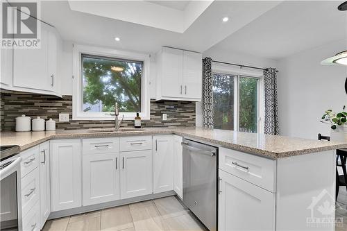 1460 Michaelsem Street, Ottawa, ON - Indoor Photo Showing Kitchen