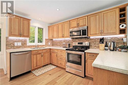 126 Karen Lane, Perth, ON - Indoor Photo Showing Kitchen With Double Sink