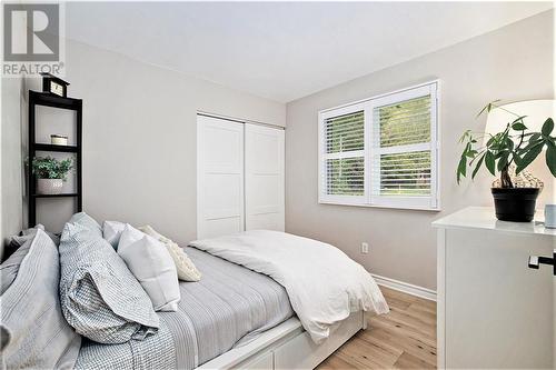 126 Karen Lane, Perth, ON - Indoor Photo Showing Bedroom