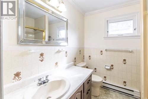 5 Inverness Place, St. John'S, NL - Indoor Photo Showing Bathroom