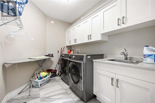 140 Sandpiper Drive, Sarnia, ON - Indoor Photo Showing Laundry Room