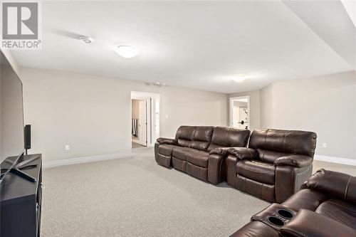 140 Sandpiper Drive, Sarnia, ON - Indoor Photo Showing Living Room