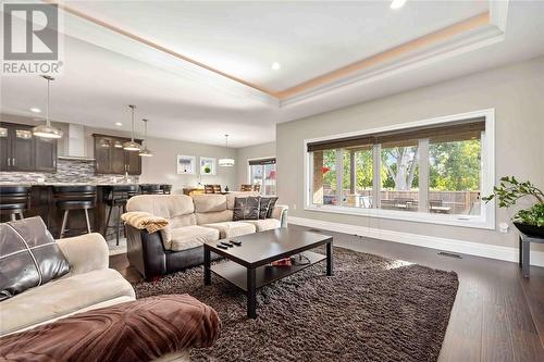 140 Sandpiper Drive, Sarnia, ON - Indoor Photo Showing Living Room