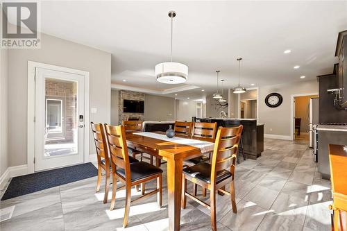 140 Sandpiper Drive, Sarnia, ON - Indoor Photo Showing Dining Room