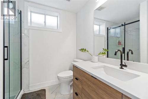 1974 Blackwell Road, Sarnia, ON - Indoor Photo Showing Bathroom