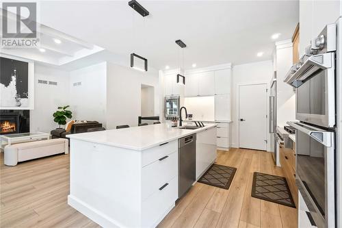 1974 Blackwell Road, Sarnia, ON - Indoor Photo Showing Kitchen With Upgraded Kitchen