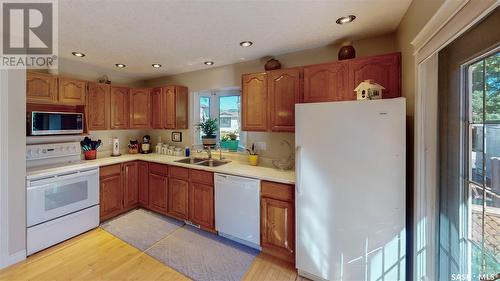 2234 Goldman Crescent, Regina, SK - Indoor Photo Showing Kitchen With Double Sink