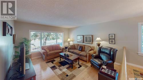 2234 Goldman Crescent, Regina, SK - Indoor Photo Showing Living Room