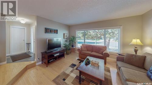 2234 Goldman Crescent, Regina, SK - Indoor Photo Showing Living Room