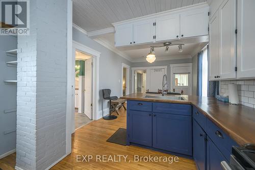 4118 Hamilton Road, Thames Centre (Dorchester), ON - Indoor Photo Showing Kitchen