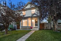 68 BRIDLEWOOD Crescent SW  Calgary, AB T2Y 3N1