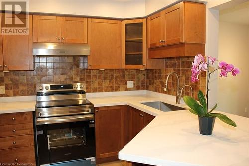 555 Chablis Drive Unit# 44, Waterloo, ON - Indoor Photo Showing Kitchen