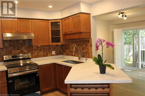 555 Chablis Drive Unit# 44, Waterloo, ON - Indoor Photo Showing Kitchen