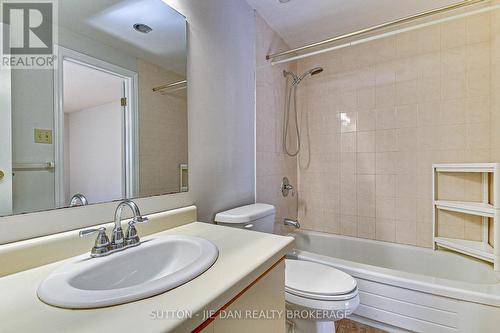 36 - 1786 Attawandaron Road, London, ON - Indoor Photo Showing Bathroom