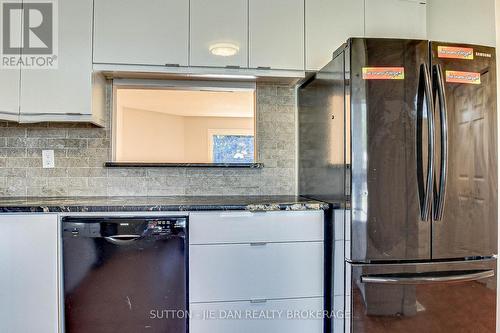 36 - 1786 Attawandaron Road, London, ON - Indoor Photo Showing Kitchen