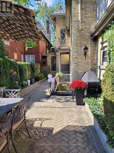 Private oasis courtyard - 554 Waterloo Street, London, ON - Outdoor