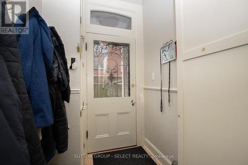 Walkout to courtyard off kitchen - 554 Waterloo Street, London, ON - Indoor Photo Showing Other Room