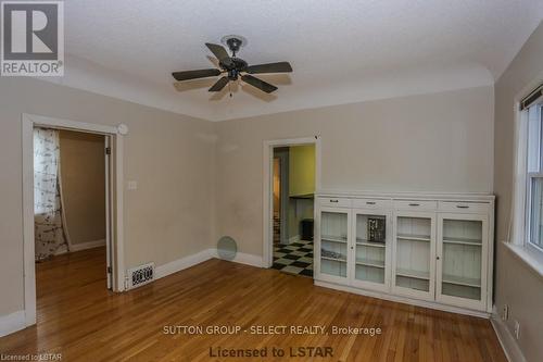 558 Waterloo Street, London, ON - Indoor Photo Showing Other Room