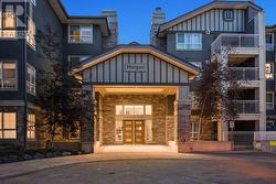 155, 35 RICHARD Court SW  Calgary, AB T3E 7N9