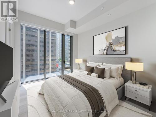 906 - 8 Cumberland Street, Toronto, ON - Indoor Photo Showing Bedroom