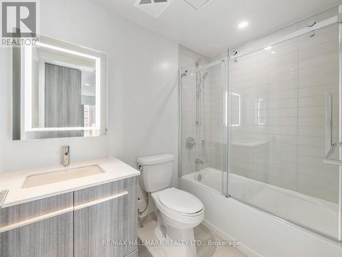 906 - 8 Cumberland Street, Toronto, ON - Indoor Photo Showing Bathroom