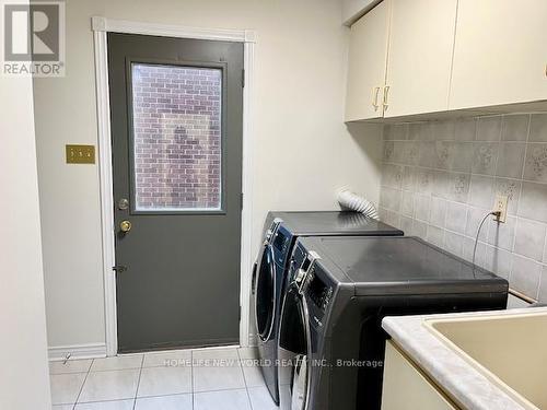 52 Fairholme Drive, Markham, ON - Indoor Photo Showing Laundry Room