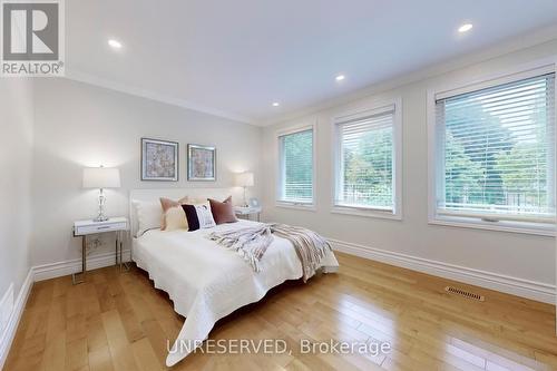 424 Kerrybrook Drive, Richmond Hill, ON - Indoor Photo Showing Bedroom