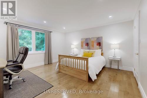 424 Kerrybrook Drive, Richmond Hill, ON - Indoor Photo Showing Bedroom