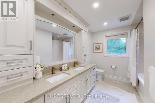 424 Kerrybrook Drive, Richmond Hill, ON - Indoor Photo Showing Bathroom