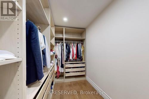 424 Kerrybrook Drive, Richmond Hill, ON - Indoor With Storage