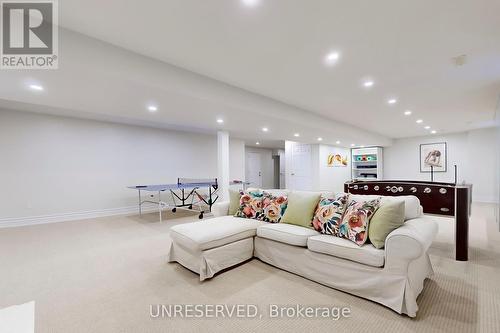 424 Kerrybrook Drive, Richmond Hill, ON - Indoor