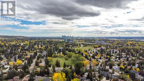 Easy access to Crowchild, the LRT and university - 6724 Ranchview Drive Nw, Calgary, AB 