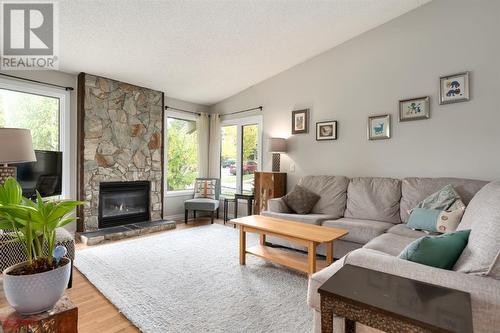 Open and bright - 6724 Ranchview Drive Nw, Calgary, AB 