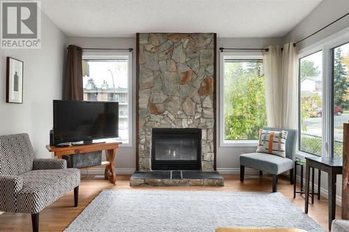 Cozy gas fireplace - 6724 Ranchview Drive Nw, Calgary, AB 