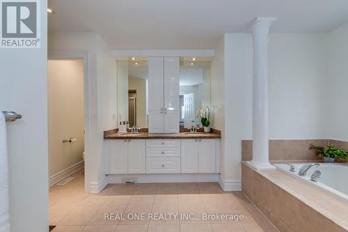 2316 Delnice Drive, Oakville, ON - Indoor Photo Showing Bathroom