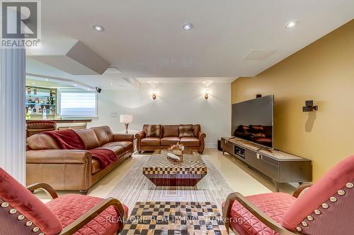 2316 Delnice Drive, Oakville, ON - Indoor Photo Showing Living Room