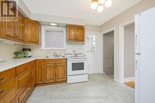 162 Prince Charles Drive, Halton Hills, ON - Indoor Photo Showing Kitchen With Double Sink